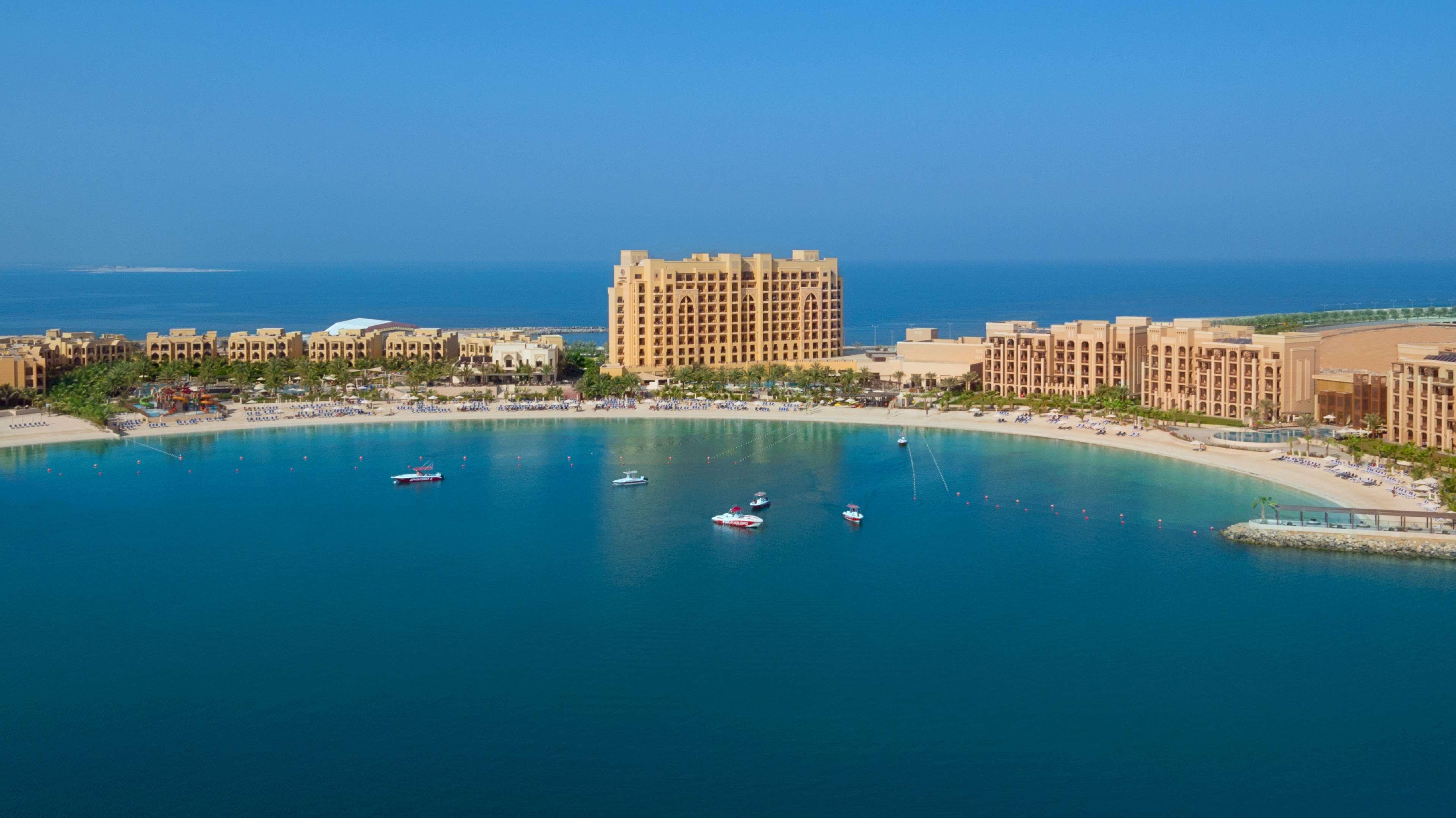 ダブル ツリー バイ ヒルトン リゾート ＆ スパ マルジャン アイランド ラアス・アル・ハイマ エクステリア 写真 The Cove Rotana Resort