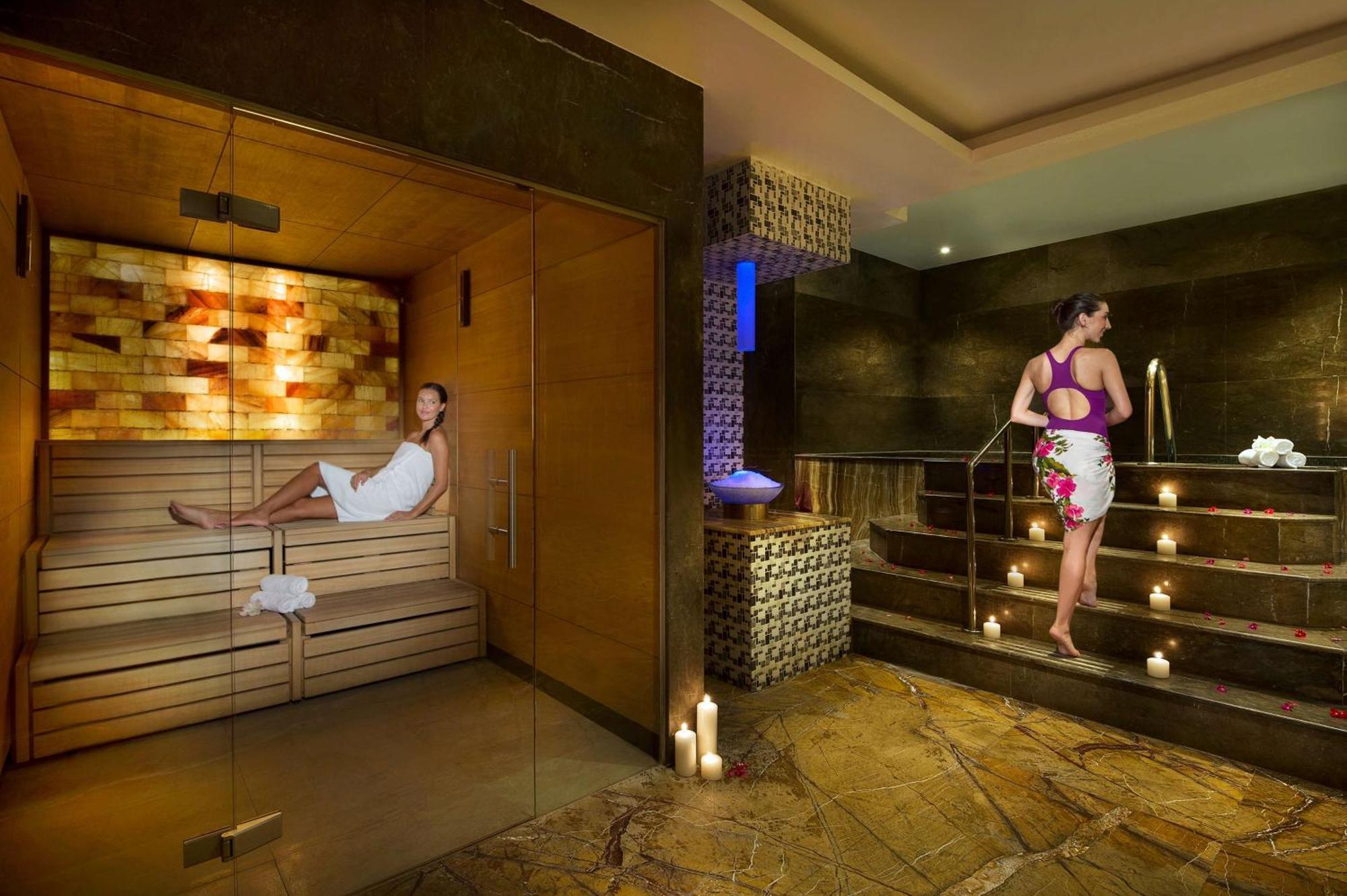 ダブル ツリー バイ ヒルトン リゾート ＆ スパ マルジャン アイランド ラアス・アル・ハイマ エクステリア 写真 A spa at a hotel