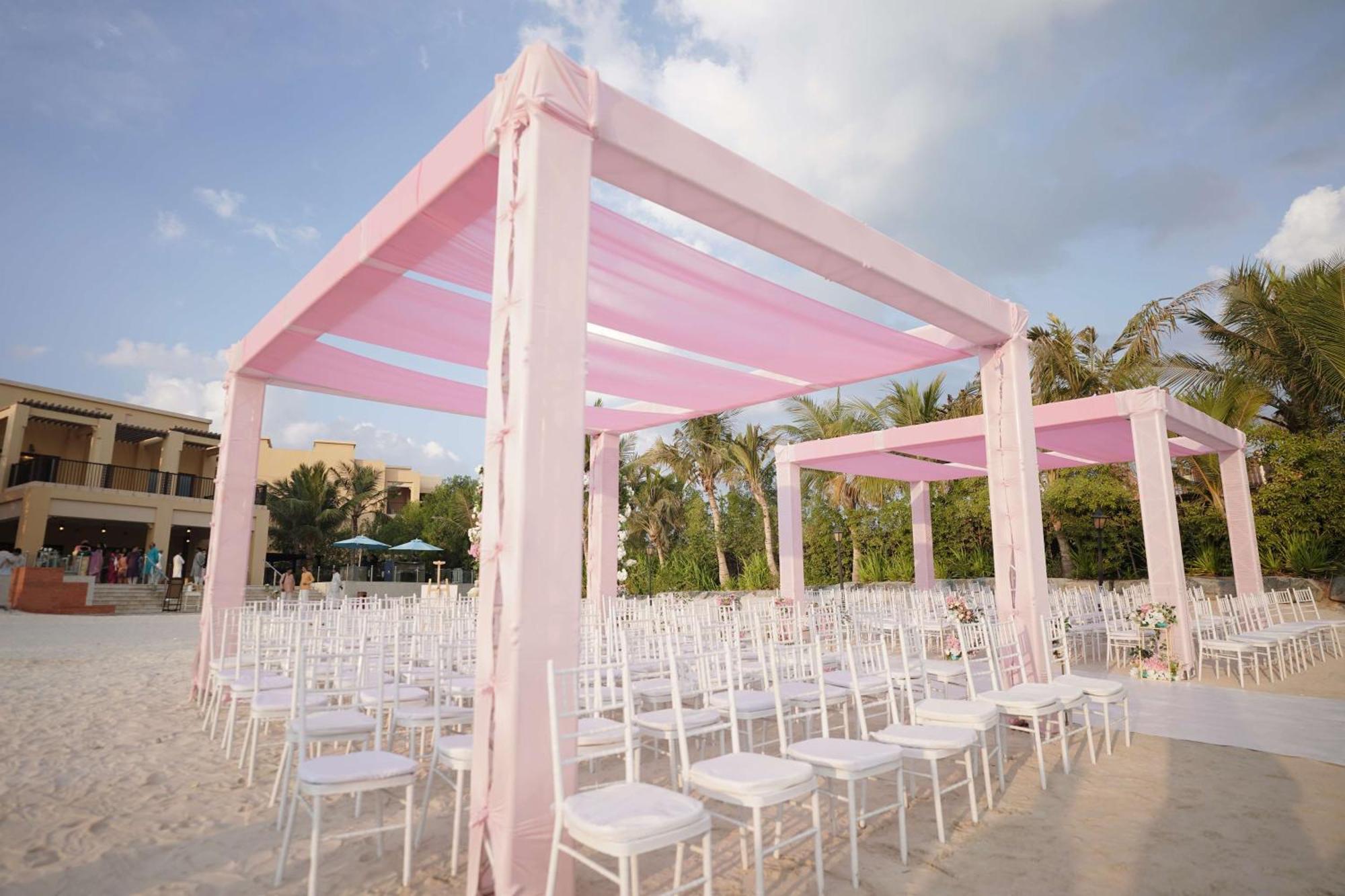 ダブル ツリー バイ ヒルトン リゾート ＆ スパ マルジャン アイランド ラアス・アル・ハイマ エクステリア 写真 A beach wedding in Cancun, Mexico